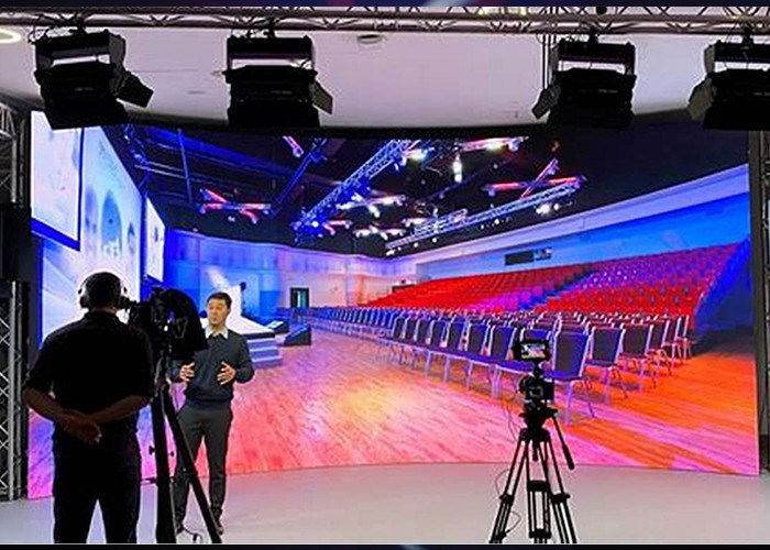 7680Hz ফ্লিমমেকিং ভার্চুয়াল স্টুডিও লাইটওয়েট XR Hd Led ভিডিও ওয়াল P1.95 P2.6 P2.5