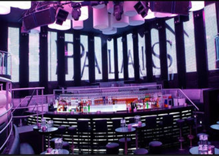 ফ্যাশন শো স্বচ্ছ LED ডিসপ্লে পি 10 ফুল রঙের এলইডি পোস্টার পোর্টেবল আইপি 65