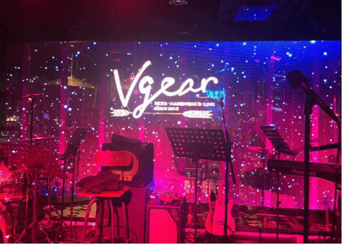 পি 15 স্বচ্ছ LED ডিসপ্লে সাফ ফুল রঙ এসএমডি 3528 শক্তি সঞ্চয় 65746 ডস / বর্গমিটার